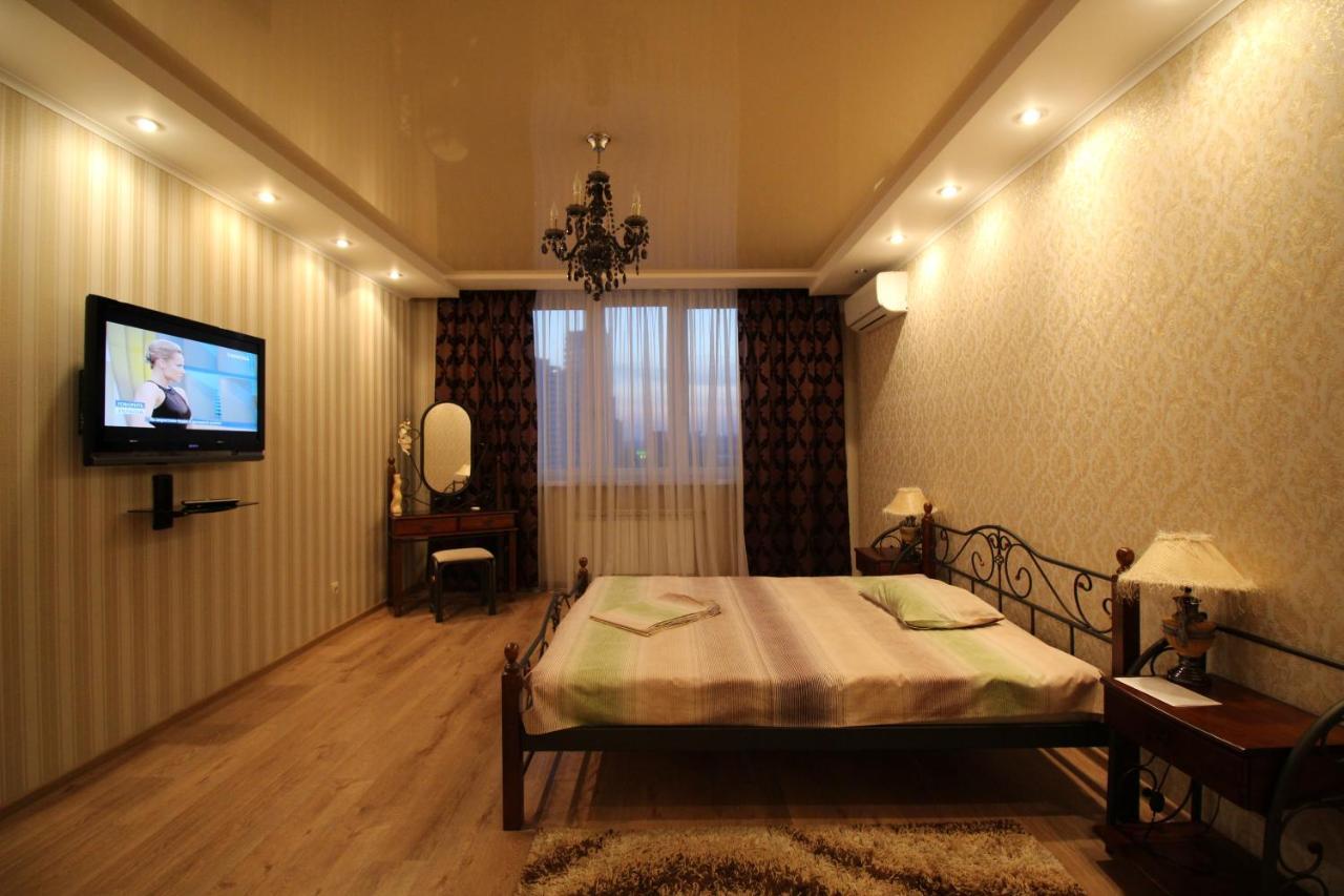 Panoramic View Lux Apartment On Metro Osokorky Kiev Eksteriør billede