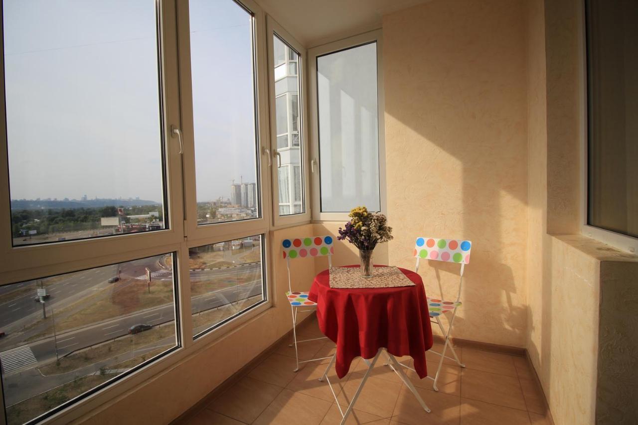 Panoramic View Lux Apartment On Metro Osokorky Kiev Eksteriør billede