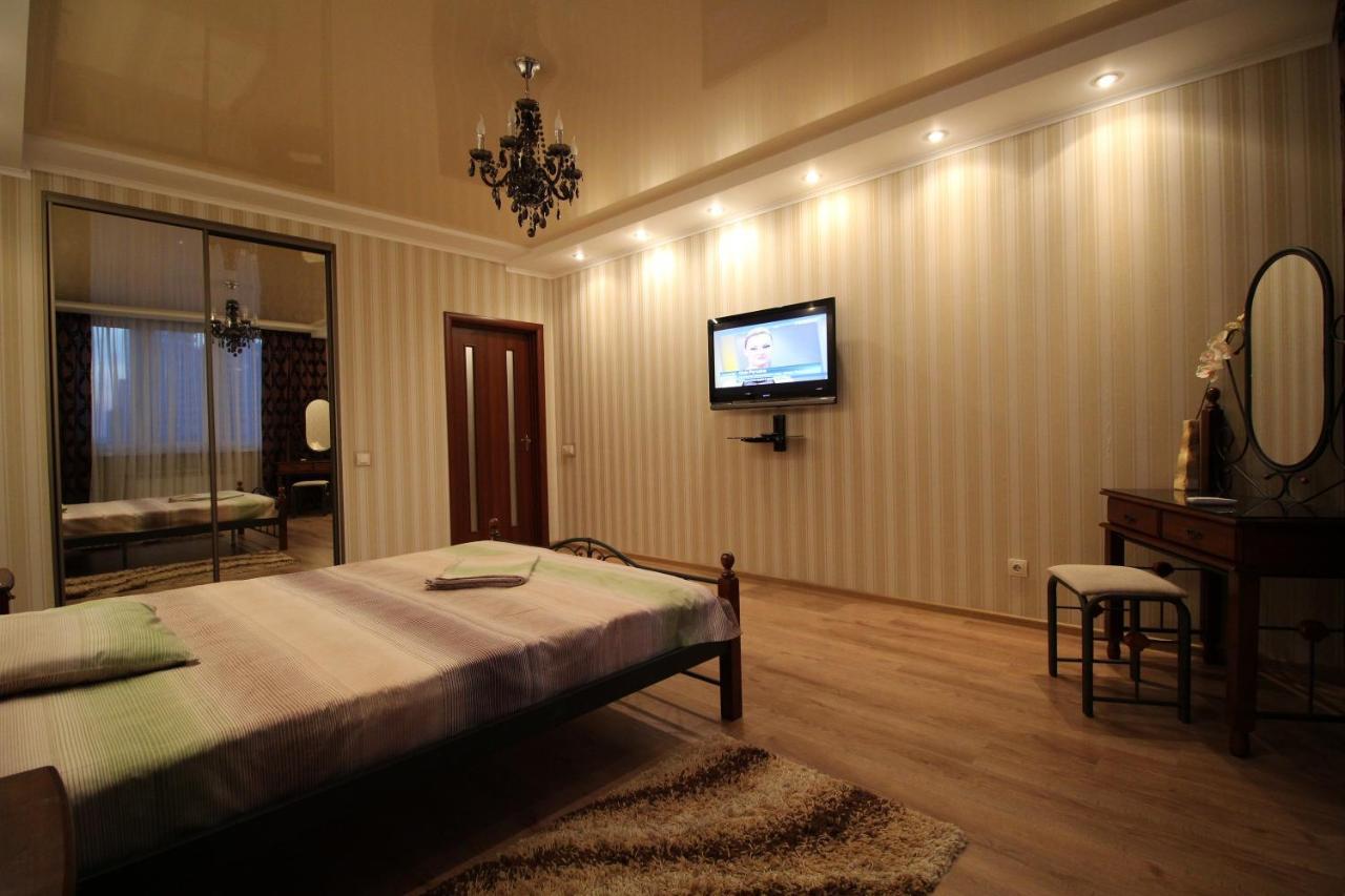 Panoramic View Lux Apartment On Metro Osokorky Kiev Eksteriør billede